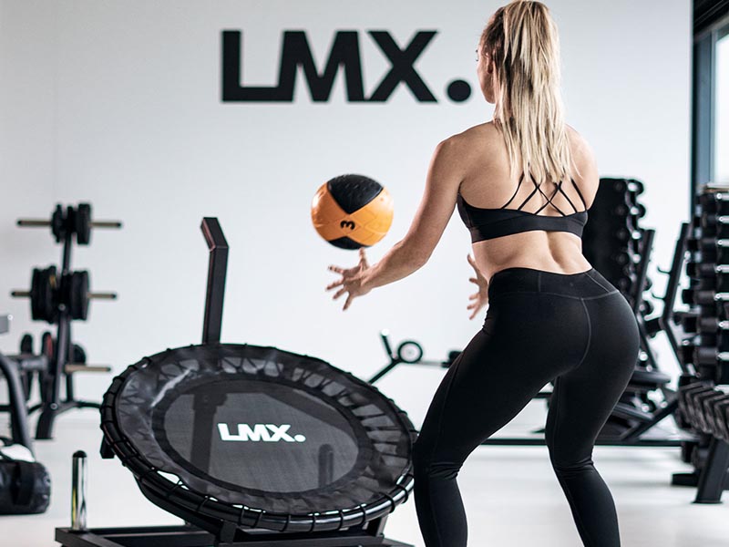 Lifemaxx LMX. Medizinball mit Griffen